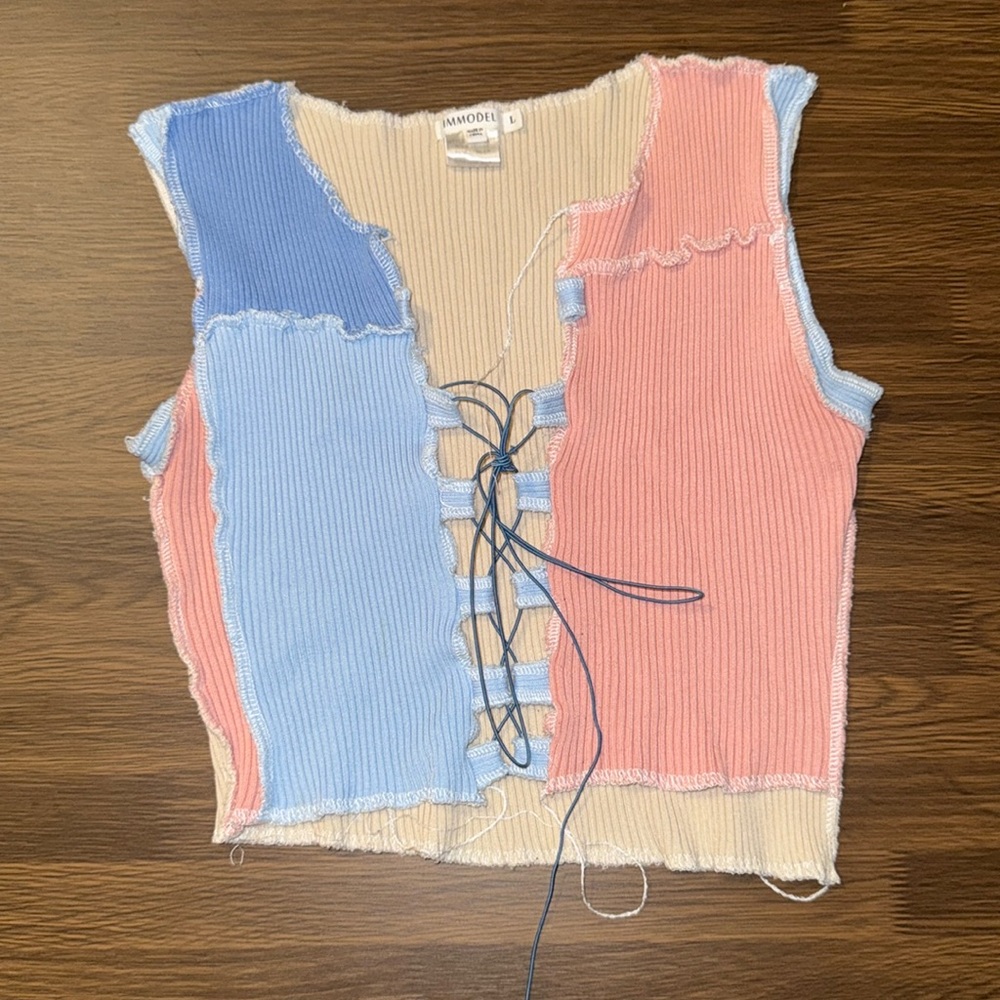 Distressed lace up cropped tank top
